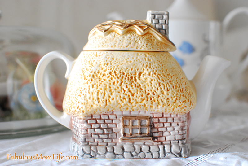 English Cottage Teapot Back