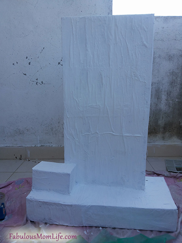 White painted hospital cardboard base