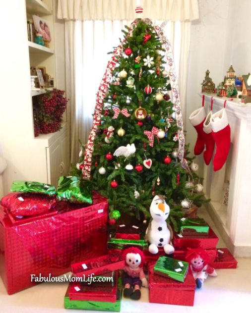 christmas tree decor with red and green presents