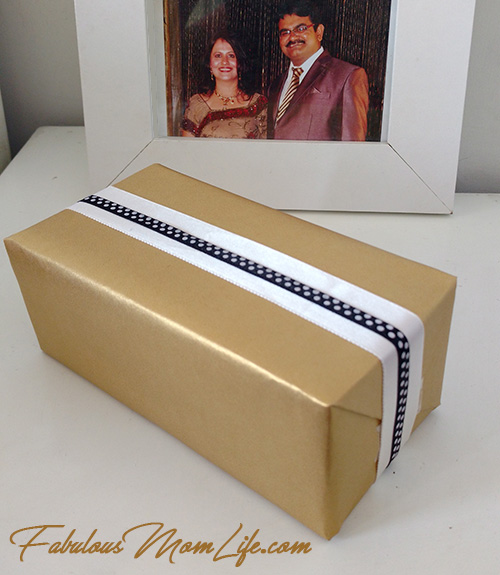 gold and black gift wrapping idea