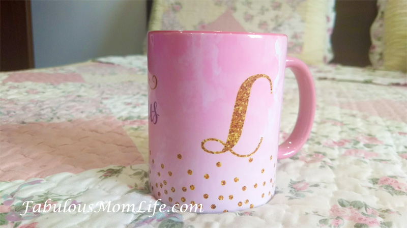 personalized italic 'L' initial pink gold mug