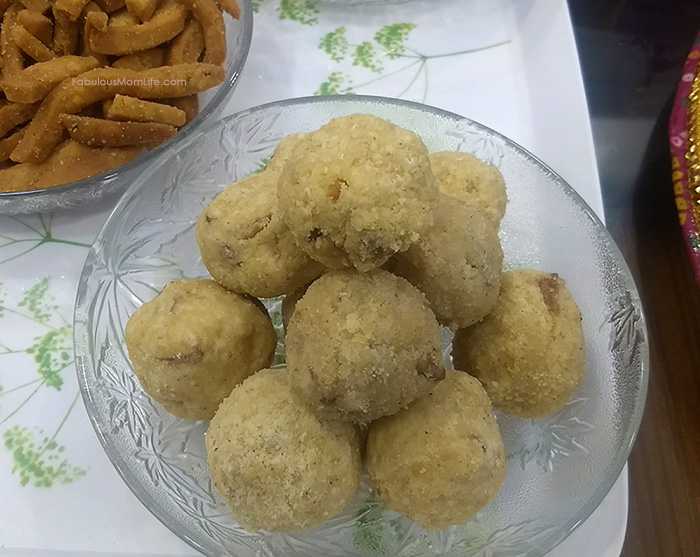 Diwali Recipes - Rawa and Besan Laddoo