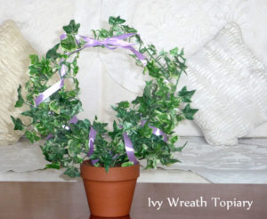 DIY Ivy Wreath Topiary