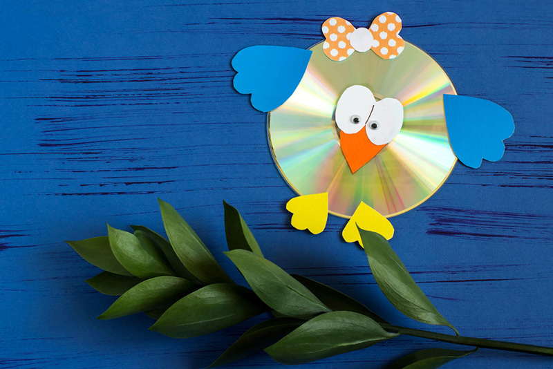 Recycled CD Bird - 5 Easy Craft Ideas for Kids