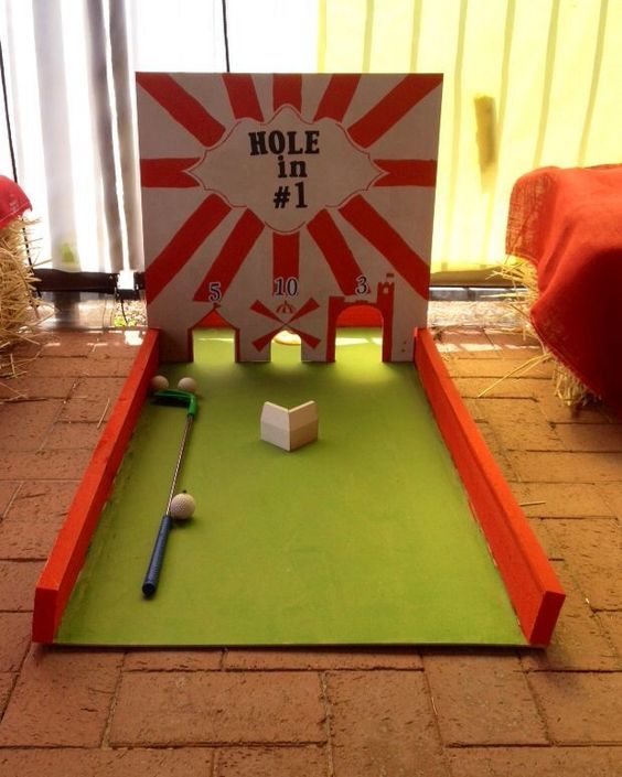 indoor golf course carnival game