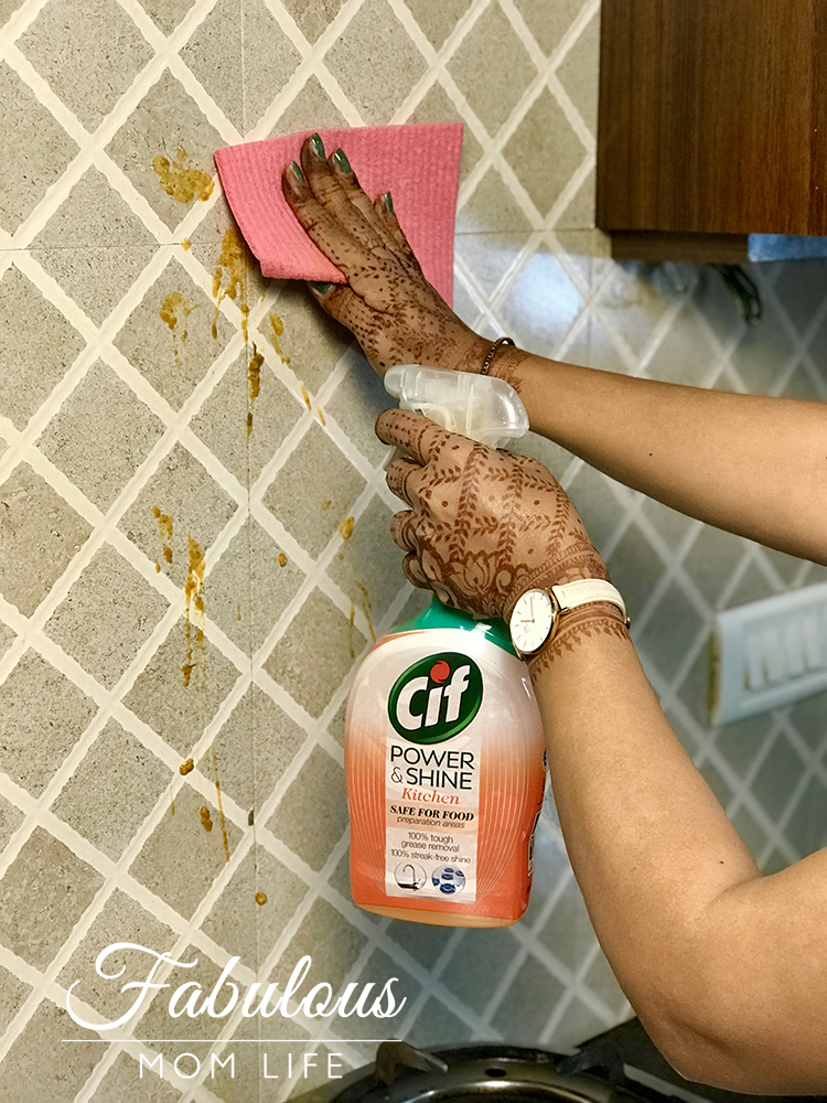 Cleaning Kitchen Backsplash Tiles