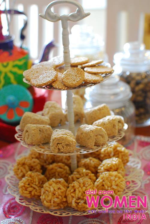 Traditional Lohri Food Items – Rewri, Gazak and Jaggery Murmura Laddoos. Although the laddoos are not exactly traditional, they go well with the theme.