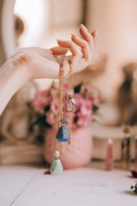 How Crystal Readings Help You Heal, Focus, and Manifest