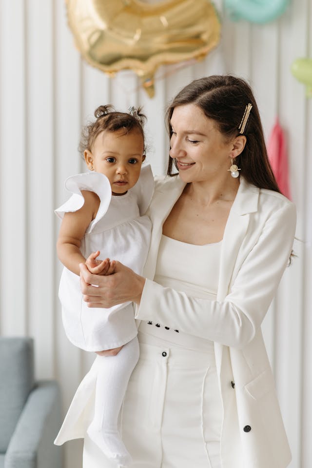 Effortless Glam for Busy Mums: Occasionwear That Does the Work for You