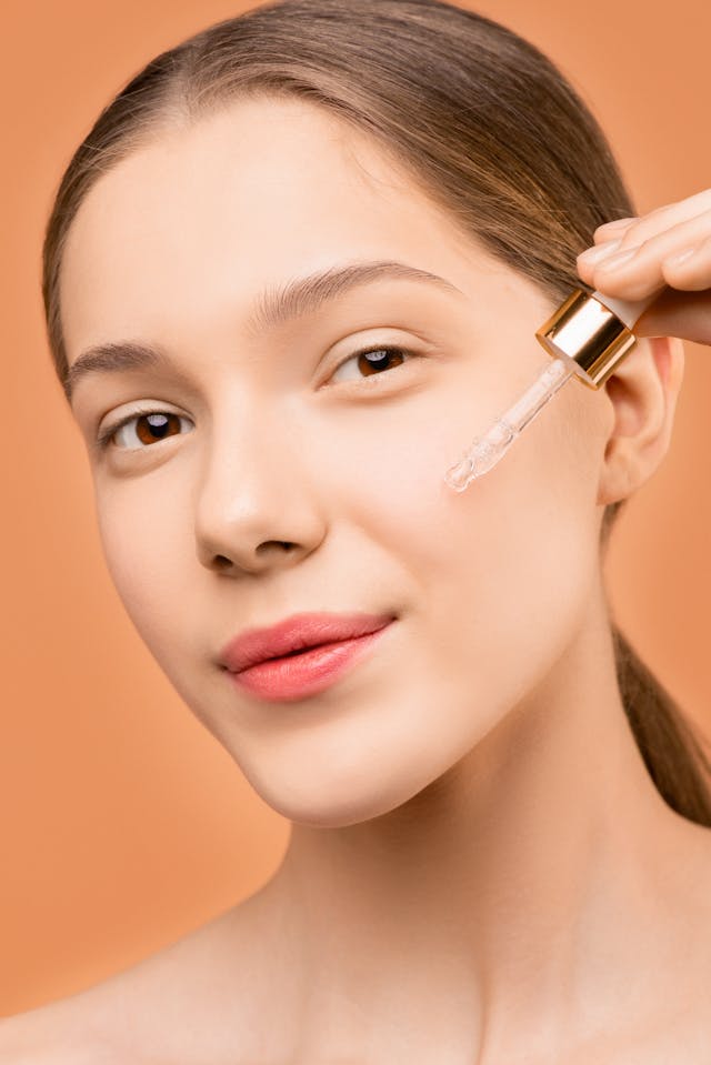 How to Achieve That Smooth, Poreless Glow Everyone Loves