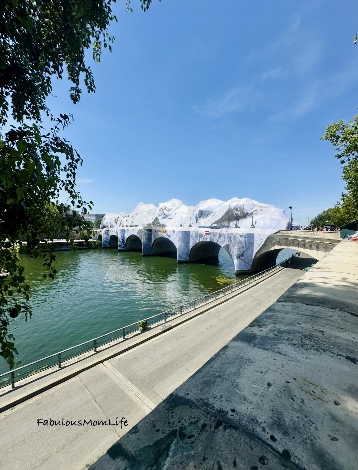 Pont Neuf Cave Art Installation in Paris