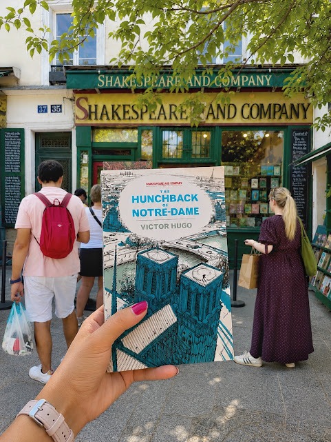 Shopping at Shakespeare and Company in Paris