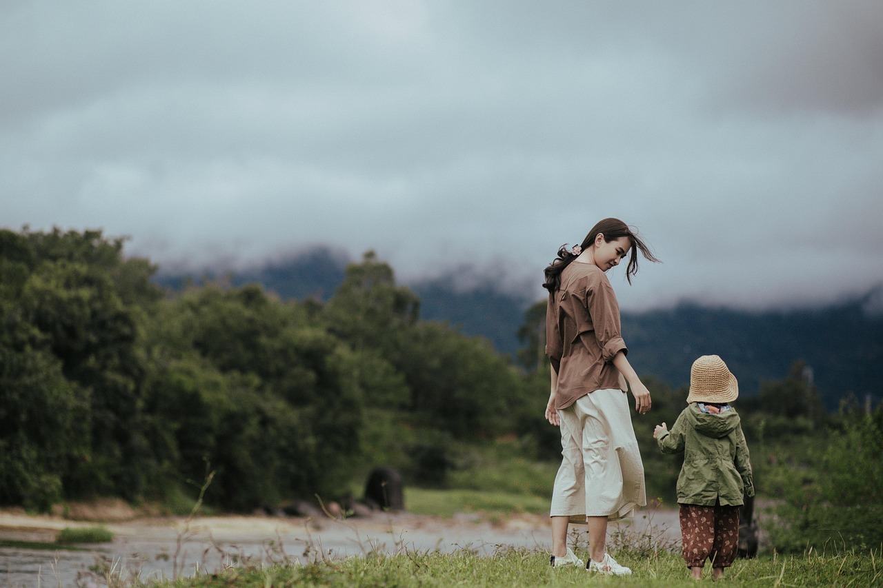 How Parents Can Talk to Children About Money