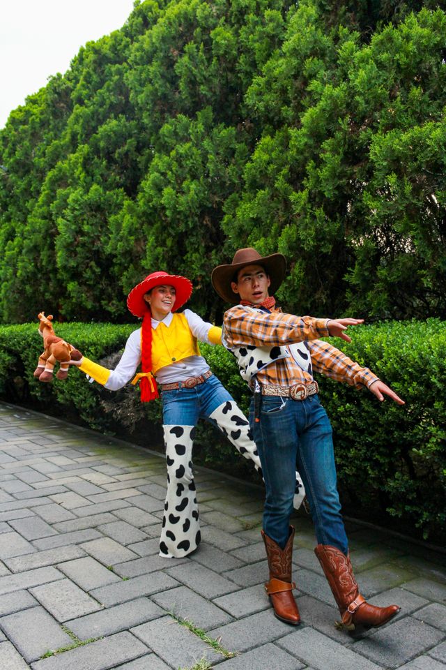 Toy Story Couples Costume Idea - Woody and Jessie
