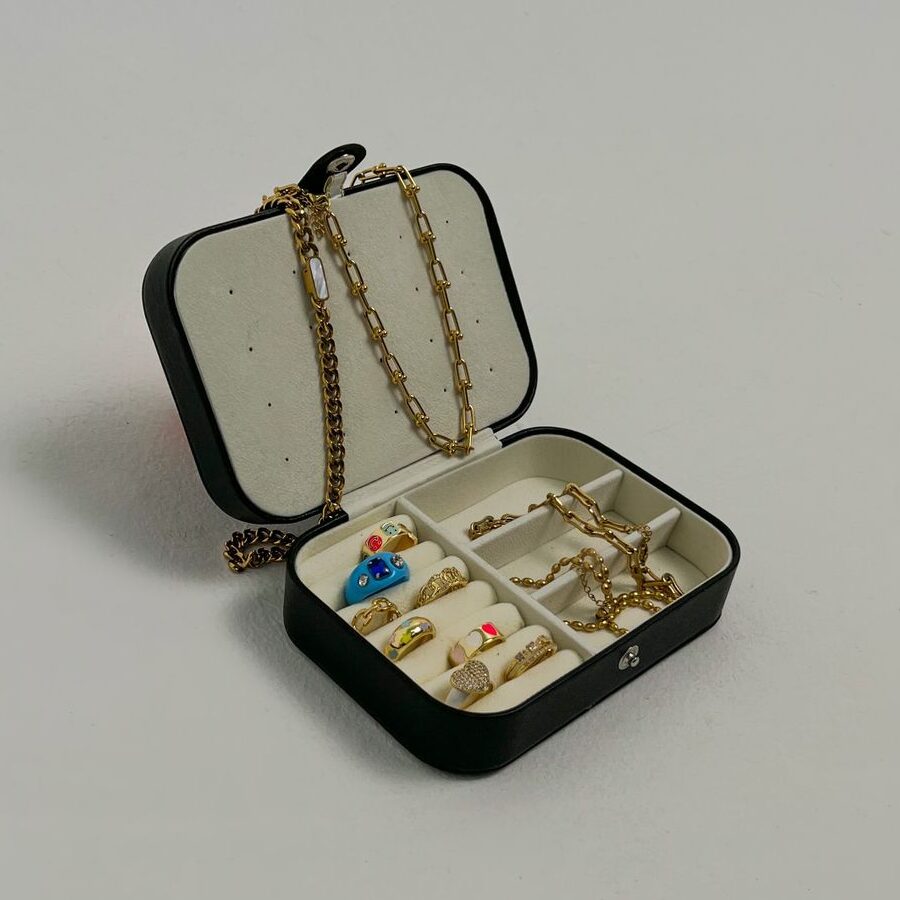 Packing Delicate Jewellery Safely for Travel
